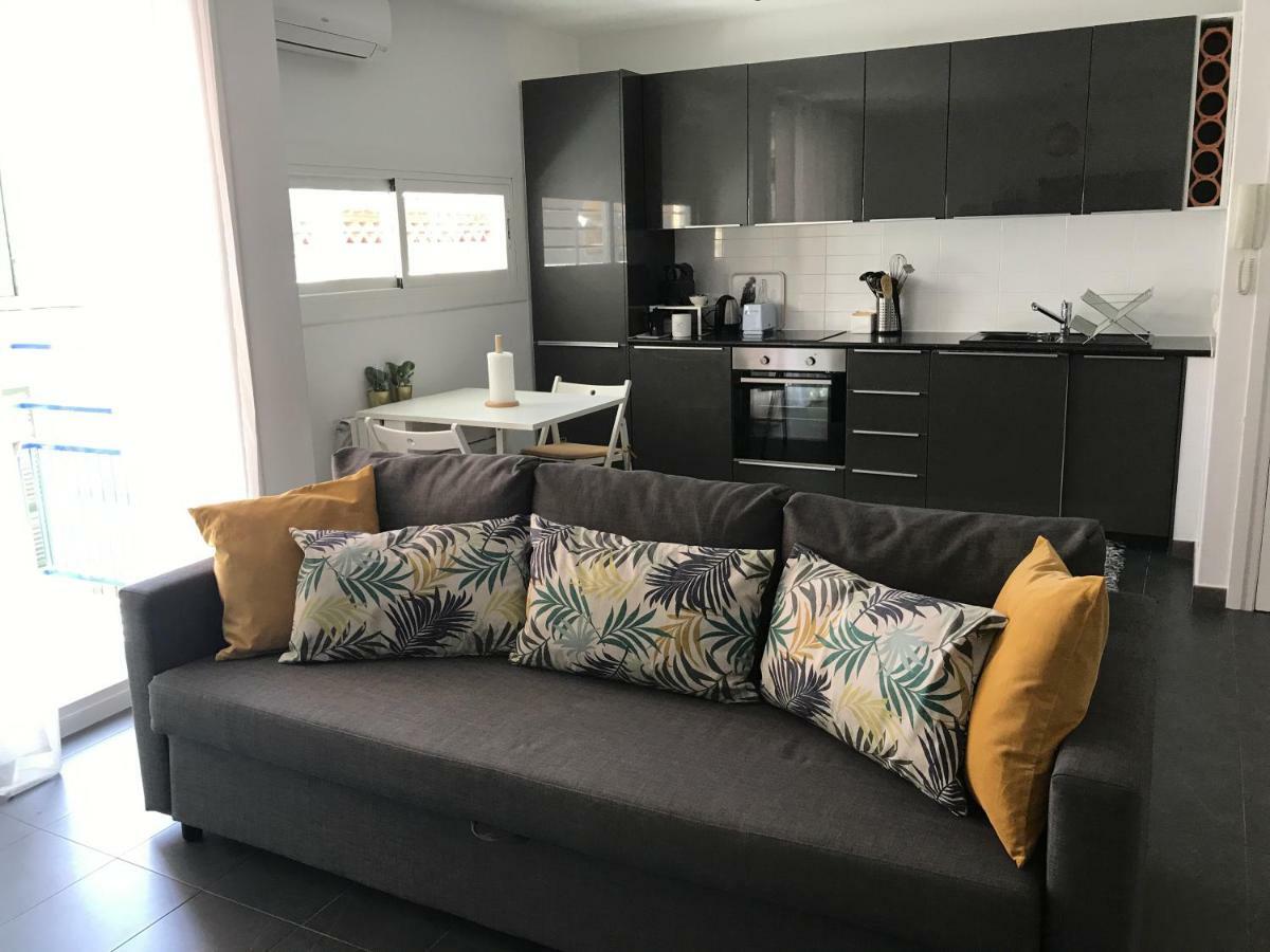 Sunny Flat In Sitges 30 Seconds To Beach, Balcony & Sea Views! Екстер'єр фото